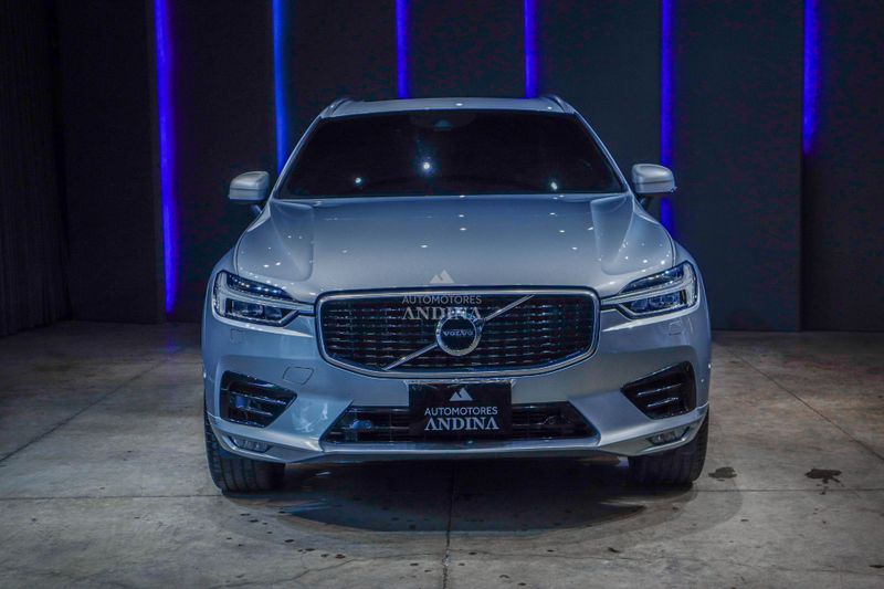 Volvo XC60 T5 AWD RDESIGN  2000CC T 2018 - imagen secundaria 2