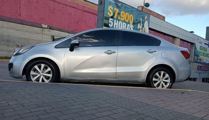 KIA RIO UB EX 2014 MT 1250CC 16V 2AB ABS R15 - imagen secundaria 2