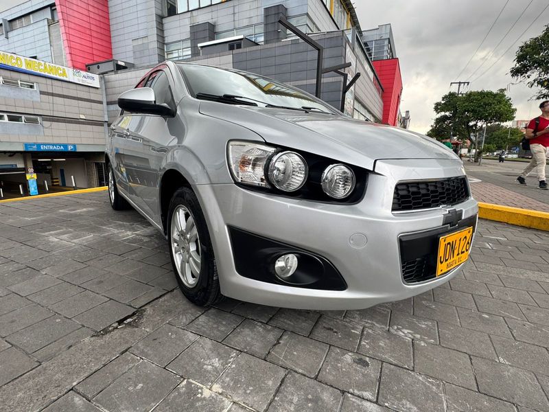 CHEVROLET SONIC - imagen secundaria 1