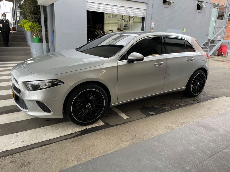 Mercedes Benz A200 - imagen secundaria 2