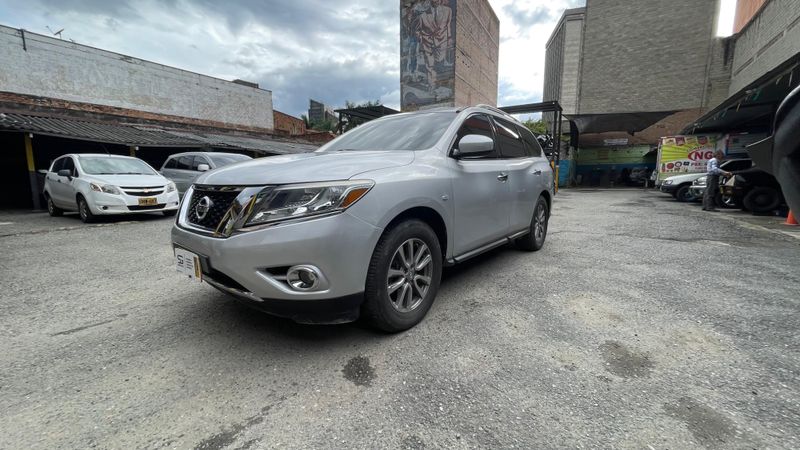 Nissan Pathfinder Exclusive 2014