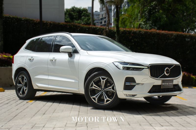 VOLVO XC60 B5 AWD 2022 - imagen 1