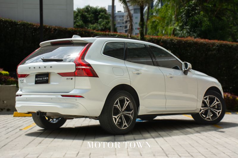 VOLVO XC60 B5 AWD 2022 - imagen secundaria 2