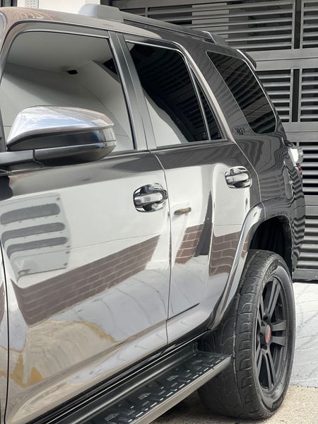 Toyota 4Runner SR5 modelo 2015 - imagen secundaria 2