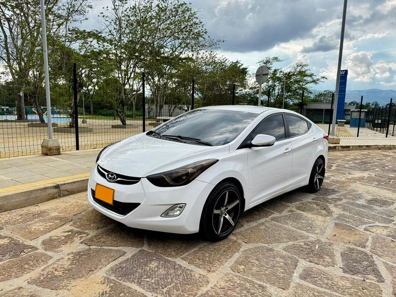 Hyundai Elantra GLS - imagen 1