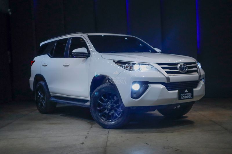 Toyota FORTUNER 2.7L STREET TP 2700CC 4X2 EURO IV 2018 - imagen 1