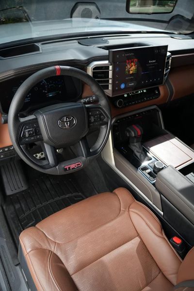 Toyota Sequoia capstone 1794 2025 híbrida - imagen secundaria 1