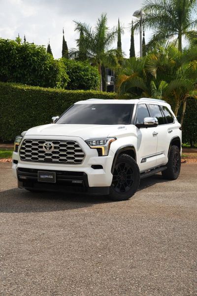 Toyota Sequoia capstone 1794 2025 híbrida