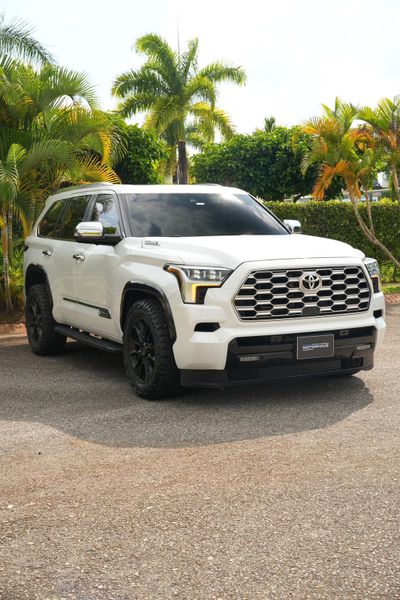 Toyota Sequoia capstone 1794 2025 híbrida - imagen secundaria 2