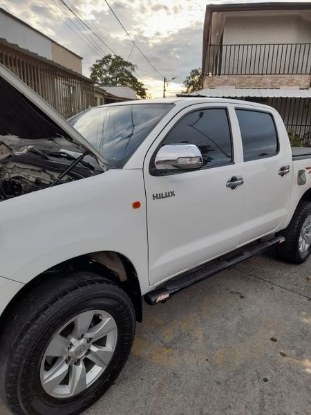 Toyota Hilux 2012 diesel Mt 25 - imagen secundaria 1