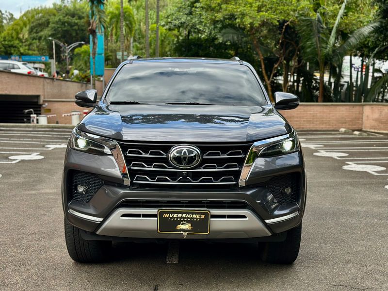 Toyota fortuner 2.4 diesel SRV - imagen secundaria 2