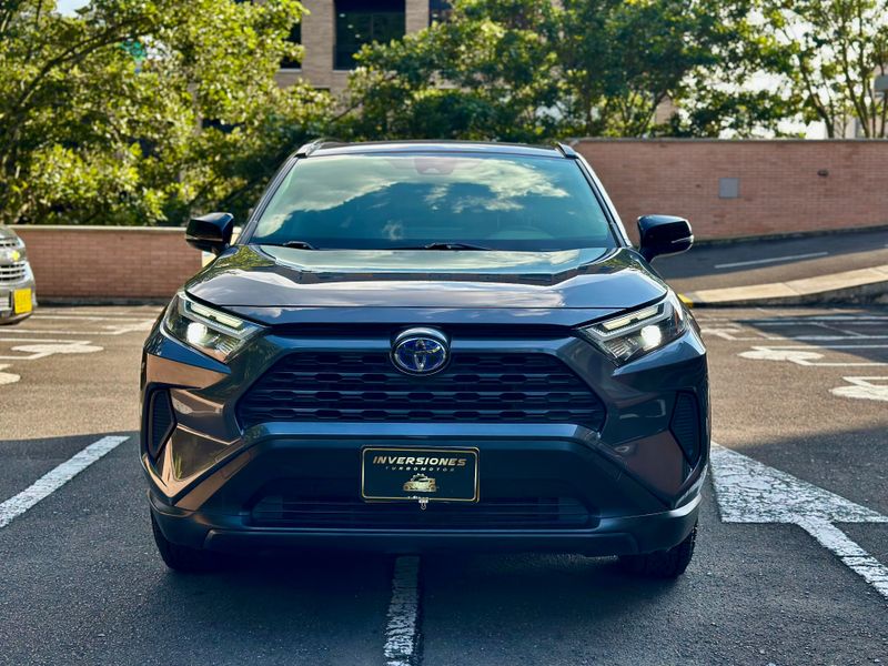 Toyota rav4 XLE híbrida 2022 - imagen secundaria 2