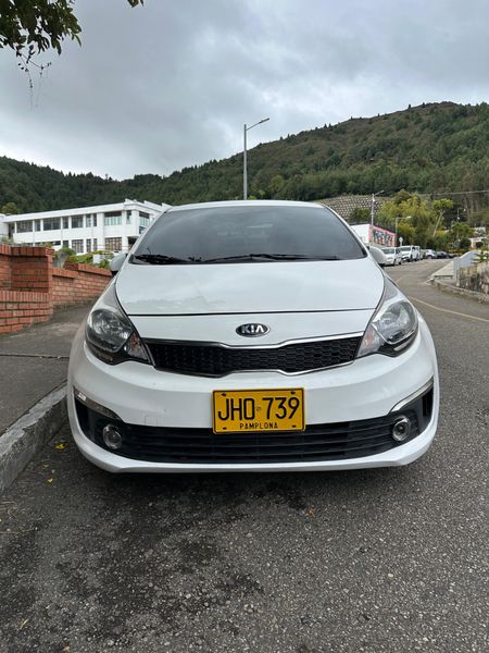 Kia rio summa 1.4 automatico - imagen secundaria 1