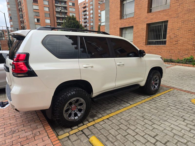TOYOTA PRADO TXL 2023 DIESEL - imagen secundaria 2