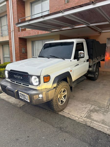 TOYOTA LAND CRUISER ESTACAS 2016 102.000KM - imagen secundaria 2