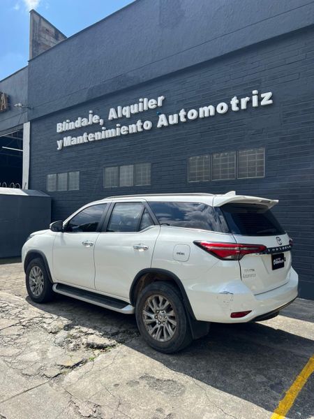Toyota Fortuner SRV 2022 Blindada - imagen secundaria 2