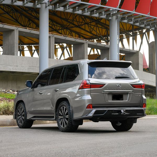 LEXUS LX 570 SUPER SPORT  BLINDAJE II PLUS - imagen secundaria 1