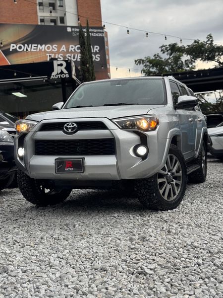 TOYOTA 4Runner SR5 2016 - imagen secundaria 1