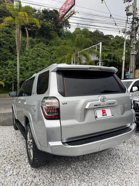 TOYOTA 4Runner SR5 2016 - imagen secundaria 2