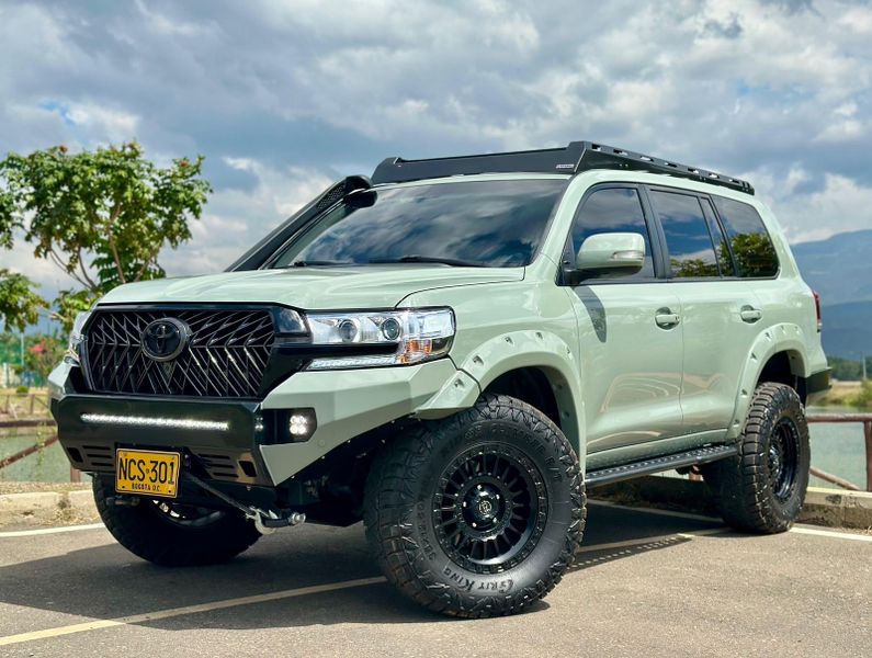 Toyota Sahara LC200 2013