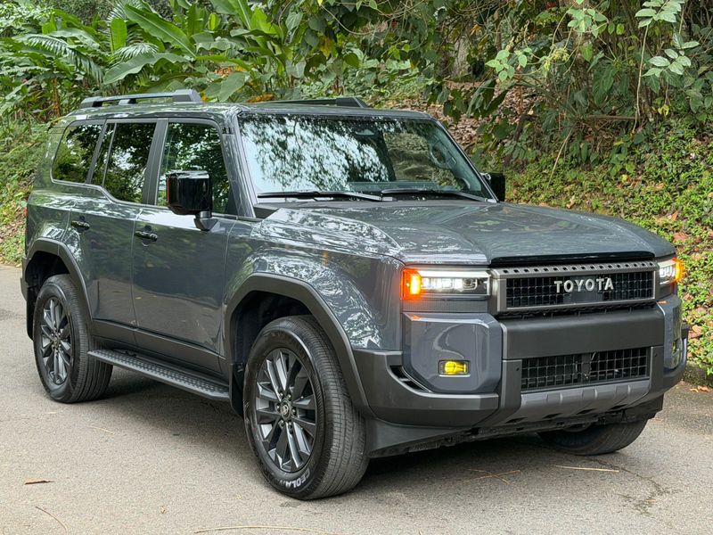 Toyota Land Cruiser Prado 2025 híbrida 2025 - imagen secundaria 1
