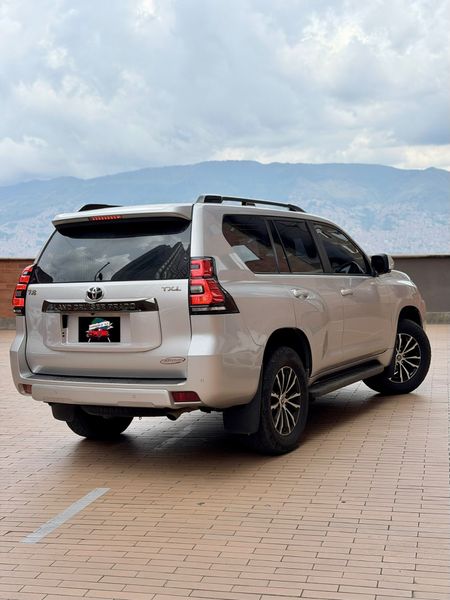 TOYOTA PRADO TXL 2.8 BLINDADA - imagen secundaria 2