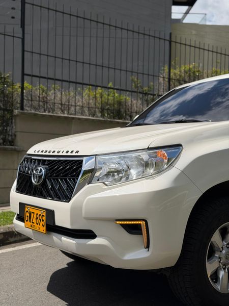 TOYOTA PRADO TXL - imagen secundaria 1