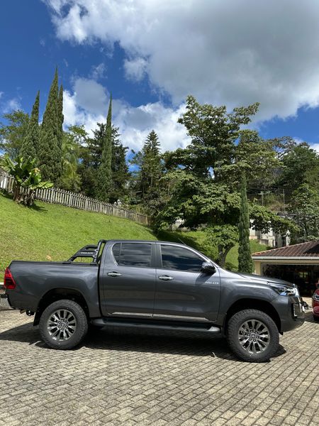Toyota Hilux 2.8 Diesel Srx 4X4 - imagen secundaria 1