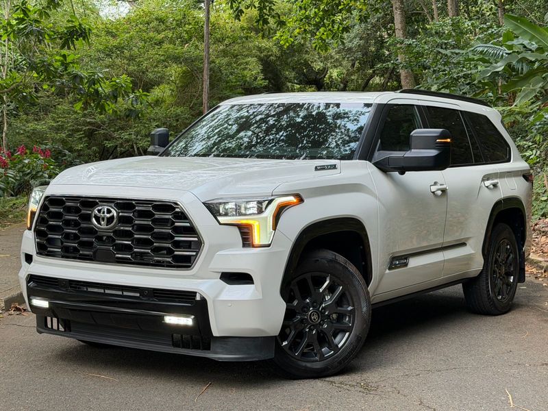 Toyota Sequioa PLATINIUM HÍBRIDA 2025 0 km