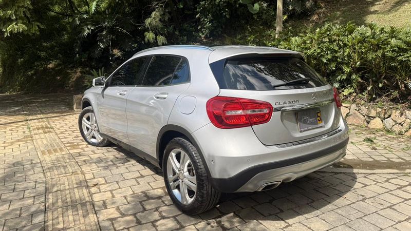 MERCEDES BENZ GLA200 2018 70.000KMS TURBO - imagen secundaria 2