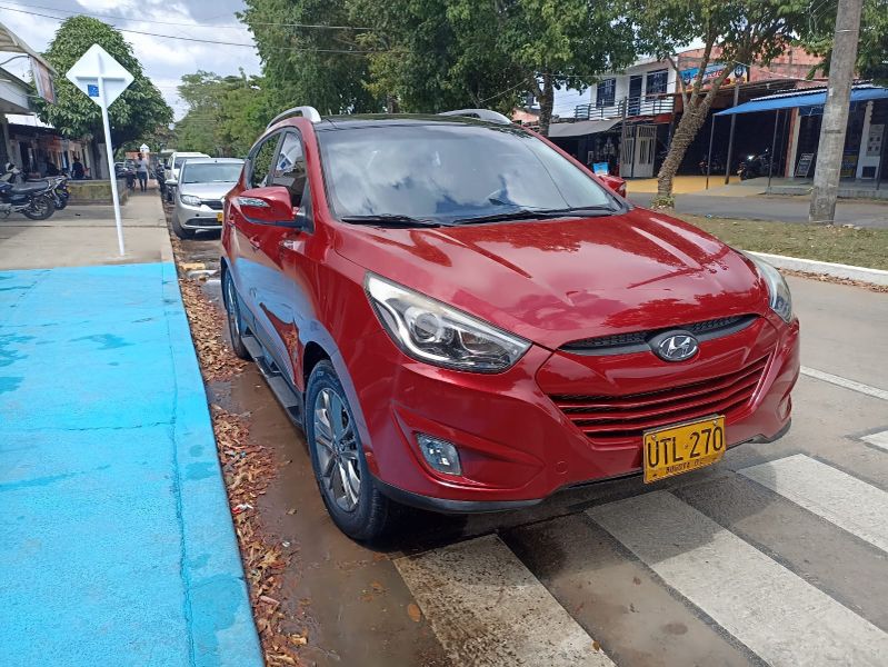Hyundai TUCSON IX 35 EXCELENTE ESTADO
