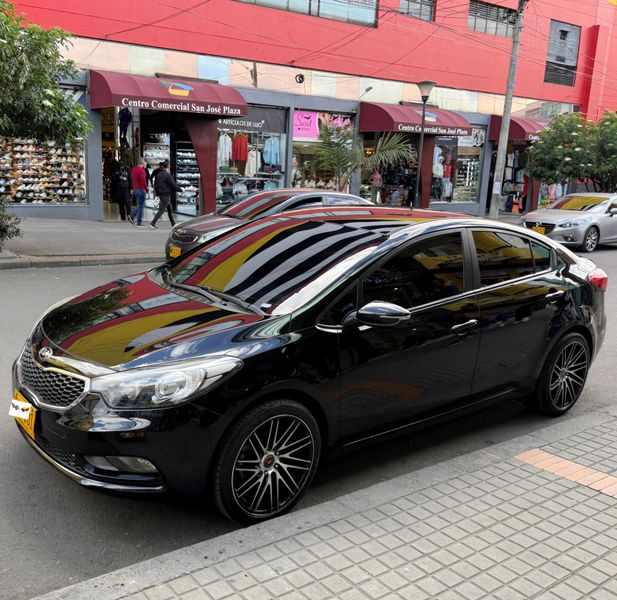 Kia Cerato Forte Pro 2016 - imagen secundaria 2