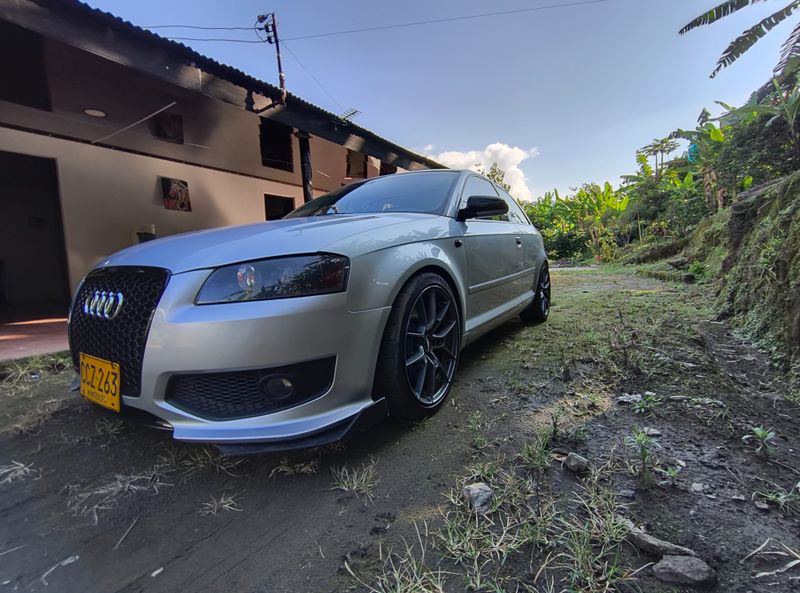 Audi A3 8p sline - imagen secundaria 1