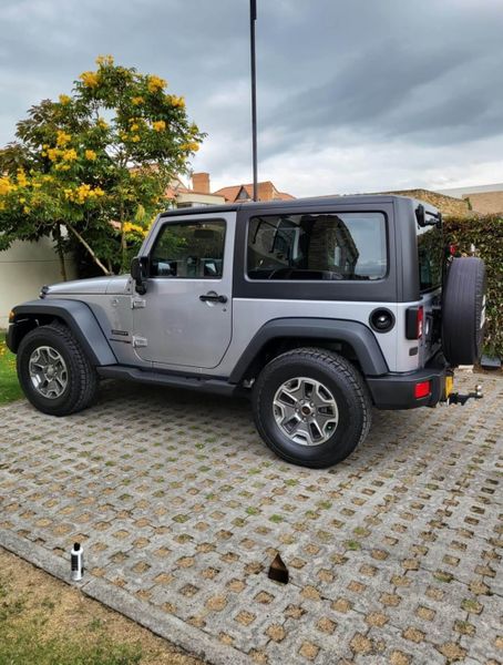 VENDO JEEP WRANGLER SPORT JK 2018 - imagen secundaria 1