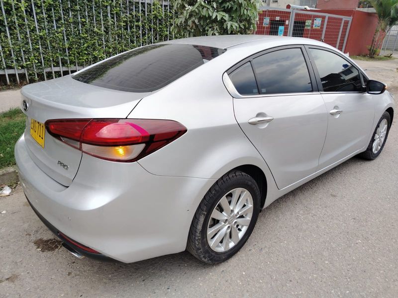 Kia Cerato pro sx modelo 2018 - imagen secundaria 1