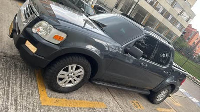 Ford sport track