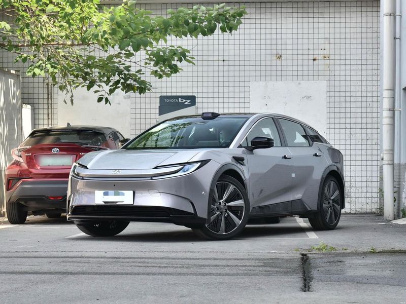 Toyota BZ5