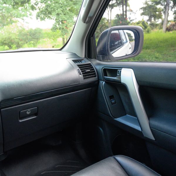 Toyota Prado TXL - imagen secundaria 2