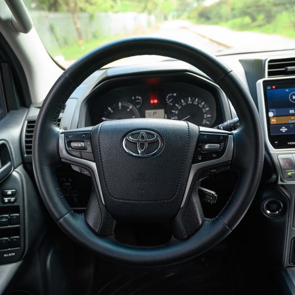 Toyota Prado TXL - imagen secundaria 1