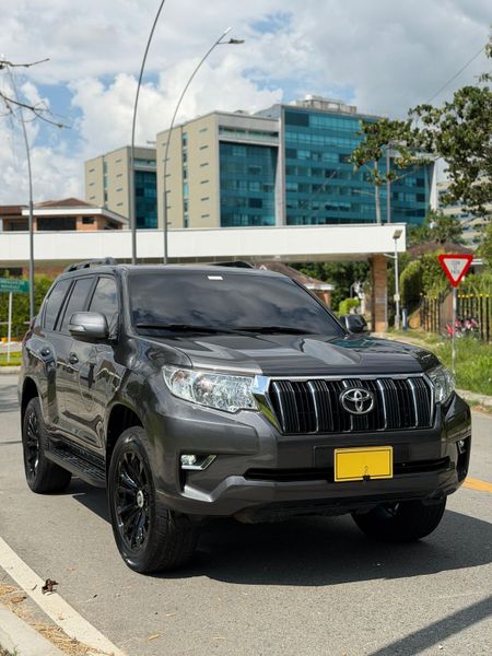 Toyota Prado TXL - imagen secundaria 2