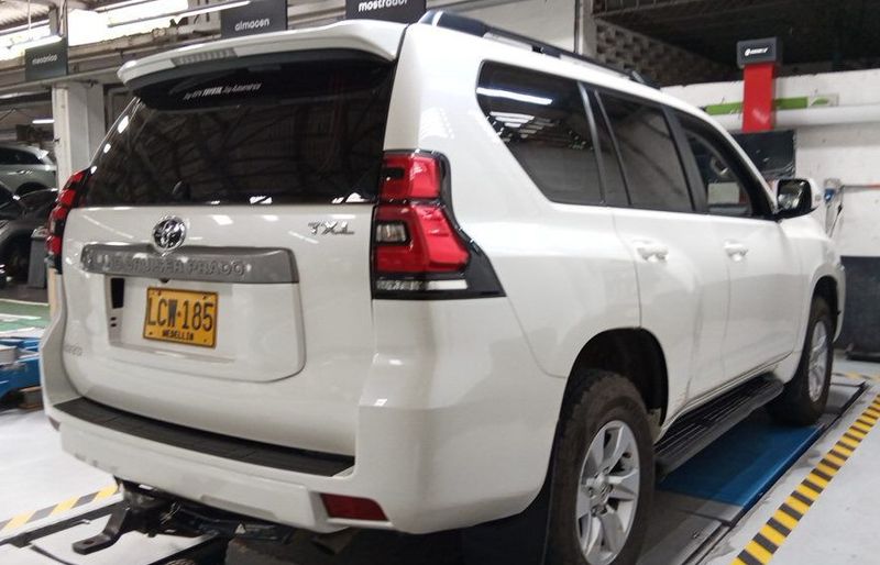 Toyota Prado TXL 2022 - imagen secundaria 2