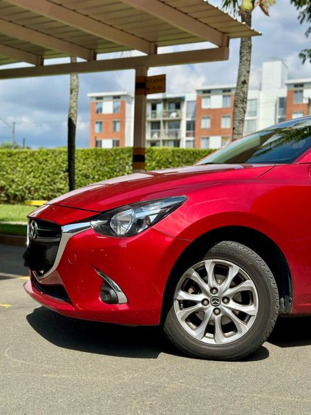 Mazda 2 Touring AT - Modelo 2018 - imagen secundaria 2