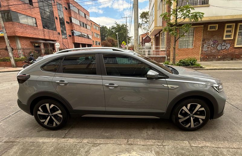 Vendo Volkswagen nivus highline - imagen secundaria 2