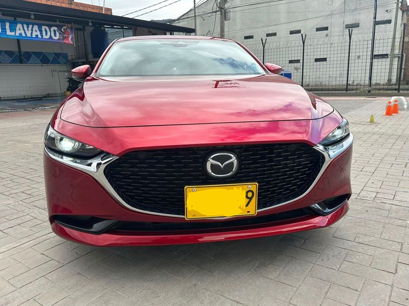 Mazda 3 Grand touring MHEV 2023 - imagen secundaria 1