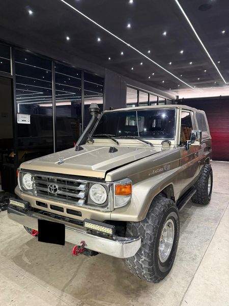 Toyota Land Cruiser macho 4.5 Fzj73 1998 - imagen secundaria 1