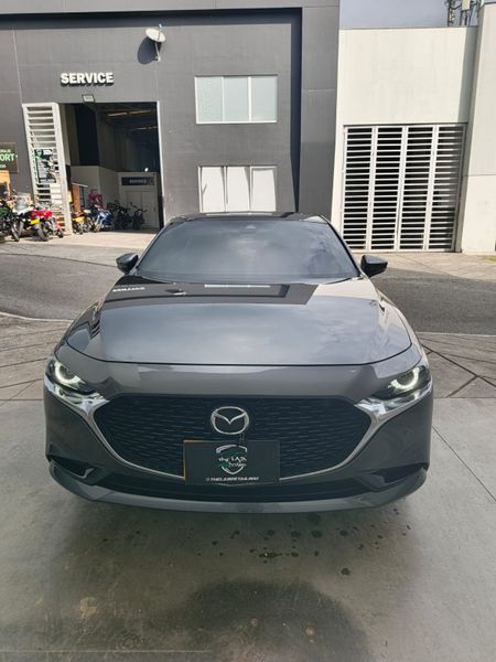 Mazda 3 Grand Touring Lx hibrido 2024