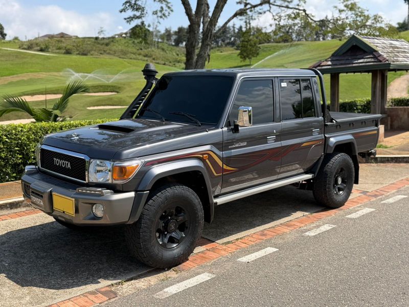 TOYOTA LAND CRUISER VDJ79L ÁRABE  2020 - imagen secundaria 1