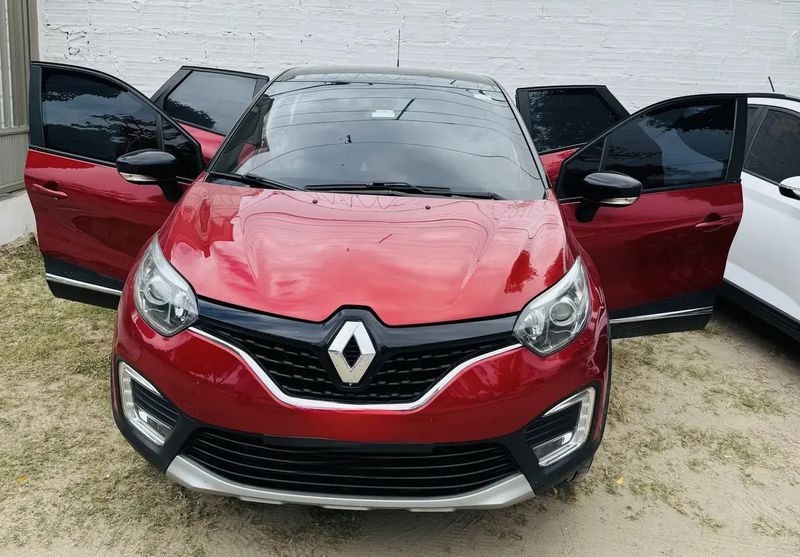 Renault Captur Intense 2.0 Automática 2019  Una camioneta cuidada con amor y lista para ser parte de tu historia - imagen secundaria 1