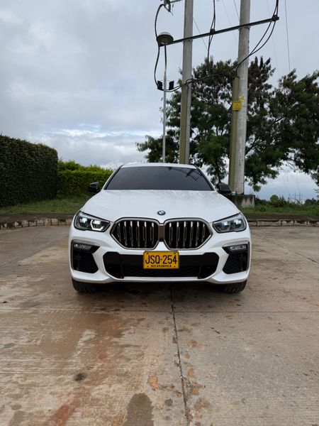 BMW X6 M50i Performance 2021 - imagen secundaria 1