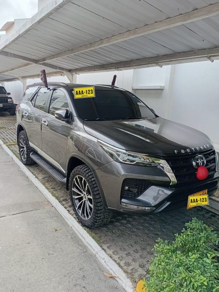 TOYOTA FORTUNER SR GASOLINA - imagen 1